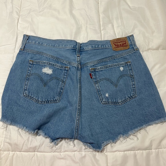 Levi’s distressed jean shorts - Picture 2 of 3